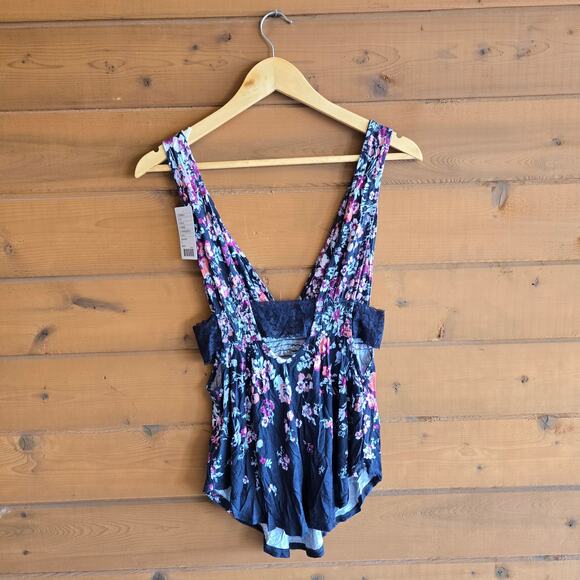 Urban Outfitters Kimchi Blue Floral Lace Tank Top NWT S Lace Bandeau Boho Soft - Picture 5 of 6